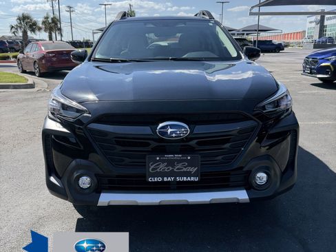 Used 2025 Subaru Outback Limited AWD/4WD image 2