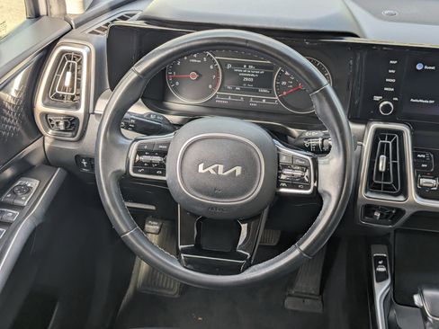 Certified 2022 Kia Sorento S image 16
