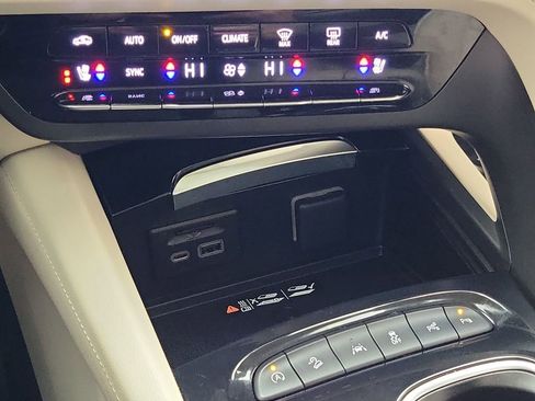 Certified 2023 Buick Envision Avenir image 16