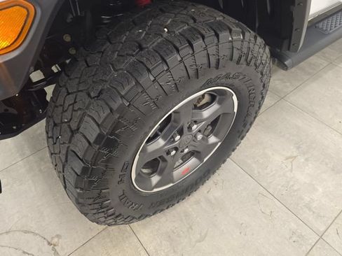Used 2020 Jeep Gladiator Rubicon AWD/4WD image 38