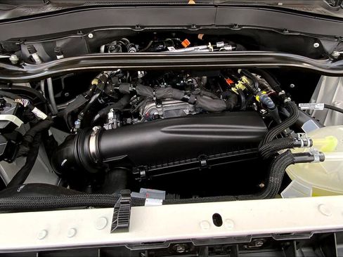 Used 2025 Ford Explorer ST-Line image 29