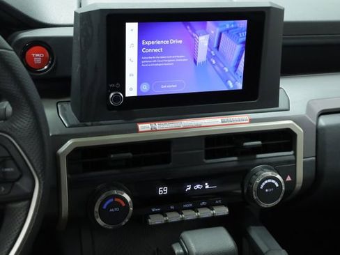 Used 2025 Toyota Tacoma TRD Off-Road AWD/4WD image 17