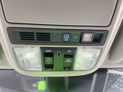 Used 2018 Honda Odyssey Elite image 52