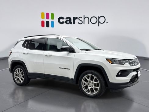 Used 2022 Jeep Compass Latitude AWD/4WD image 7