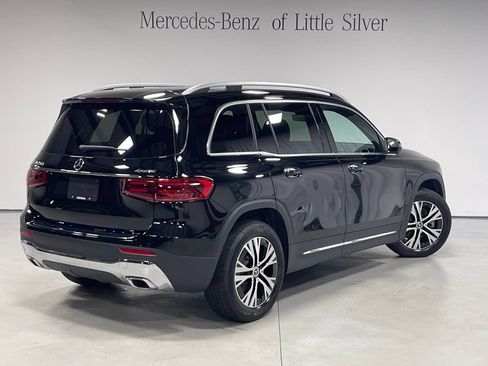 Used 2026 Mercedes-Benz GLB 250 4MATIC image 6