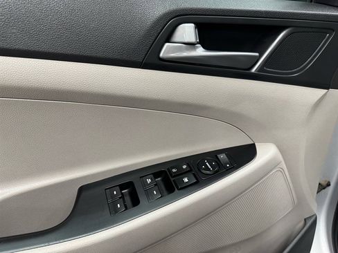 Used 2017 Hyundai Tucson SE image 12