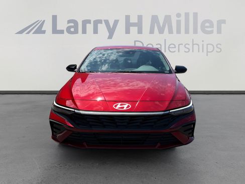 Certified 2025 Hyundai Elantra Sport FWD image 9