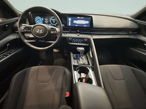 Used 2025 Hyundai Elantra SEL FWD image 20