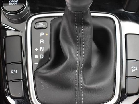 Certified 2025 Kia Seltos S FWD image 20