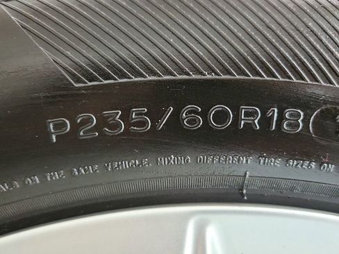 Used 2022 Volvo XC60 B5 Momentum image 41