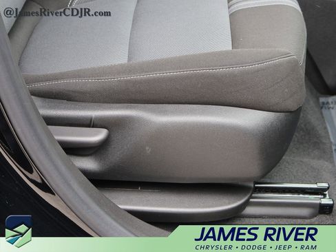 Used 2025 Chevrolet Blazer LT AWD/4WD image 10