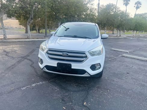 Used 2017 Ford Escape SE FWD image 7