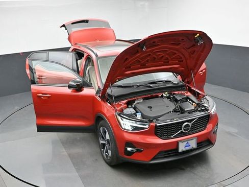 Used 2023 Volvo XC40 B5 Plus w/ Driver Assist Package AWD/4WD image 51