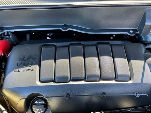 Used 2016 GMC Acadia SLE image 27