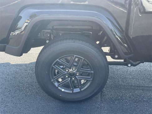 New 2025 Jeep Gladiator Sport image 36