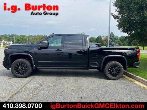 Used 2026 Chevrolet Silverado 2500 High Country w/ High Country Premium Package AWD/4WD image 6