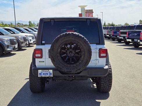 Used 2022 Jeep Wrangler Unlimited Sport AWD/4WD image 5