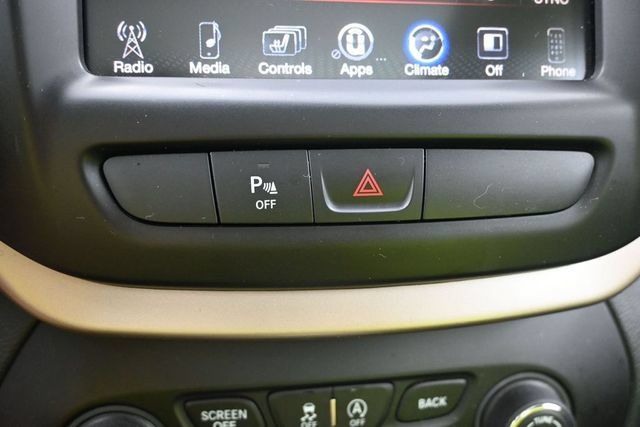 Used 2016 Jeep Cherokee 75th Anniversary AWD/4WD image 26