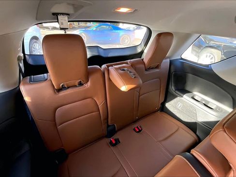 Used 2023 Nissan Pathfinder Platinum w/ Cargo Package image 27