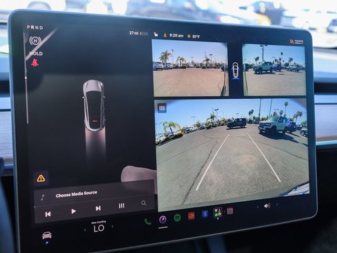 Used 2025 Tesla Model Y Long Range AWD/4WD image 25