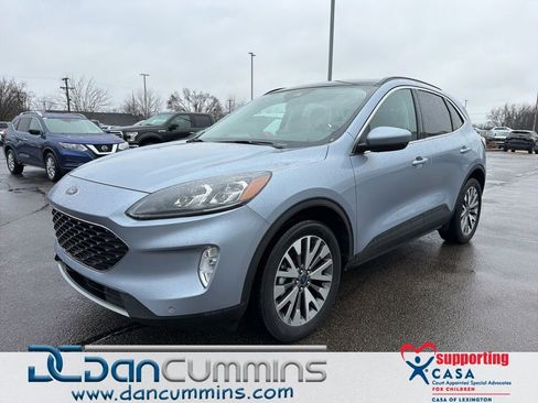 Used 2022 Ford Escape Titanium w/ Class II Trailer Tow Package image 1