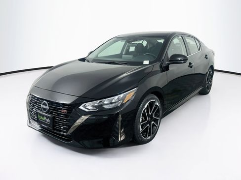 Used 2025 Nissan Sentra SR FWD image 3
