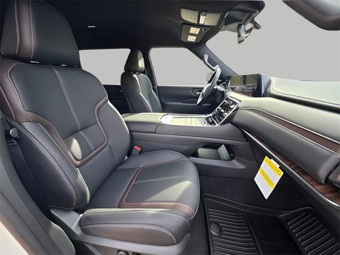 New 2026 Nissan Armada SL image 19