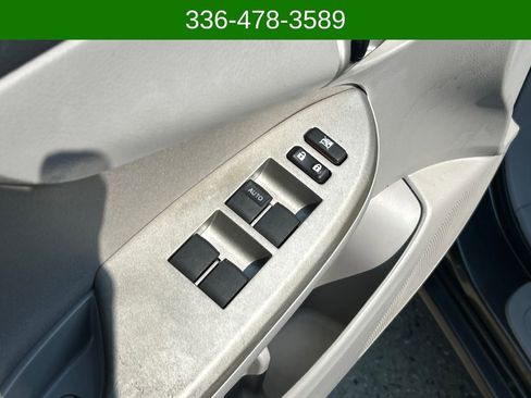 Used 2013 Toyota Corolla LE image 11