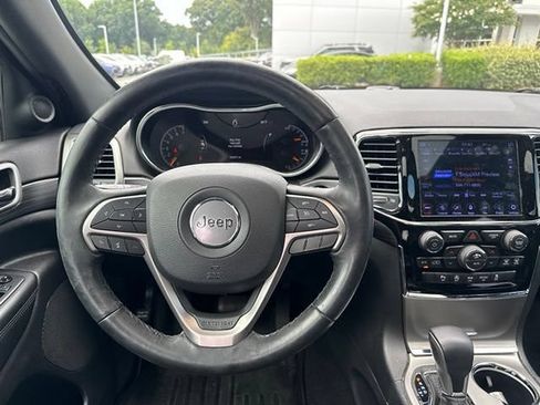 Used 2019 Jeep Grand Cherokee Altitude AWD/4WD image 6