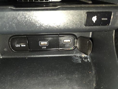 Used 2021 Kia Seltos SX w/ SX Sunroof Package image 23