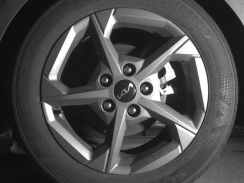 Used 2025 Kia K4 LXS image 14