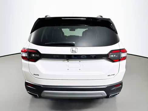 Used 2025 Honda Pilot Elite image 6