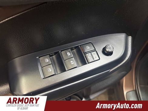 Used 2019 Toyota Highlander XLE image 8