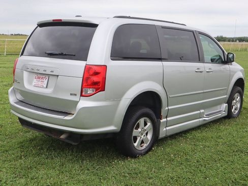Used 2011 Dodge Grand Caravan Mainstreet w/ PWR Convenience Group FWD image 7