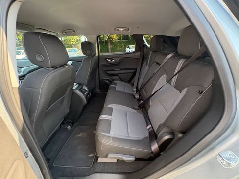 Used 2025 Chevrolet Blazer LT FWD image 28