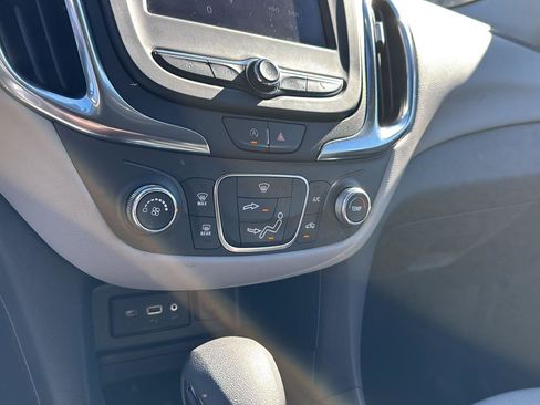 Used 2022 Chevrolet Equinox LT w/ LPO, Floor Liner Package image 21