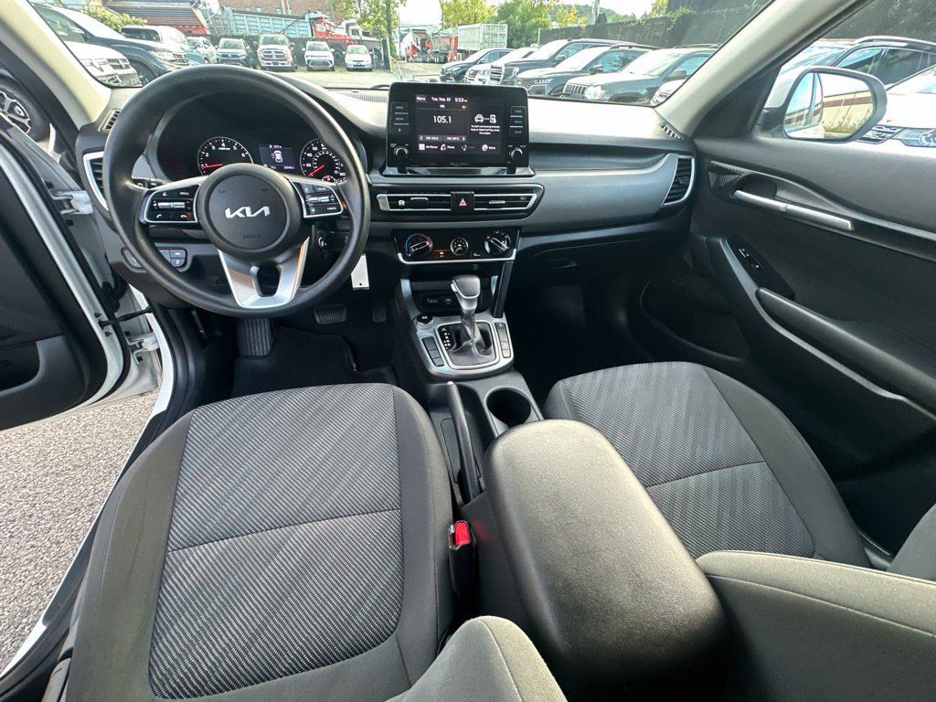 Used 2023 Kia Seltos LX AWD/4WD image 25