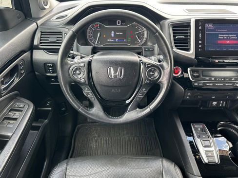 Used 2017 Honda Pilot Elite image 14