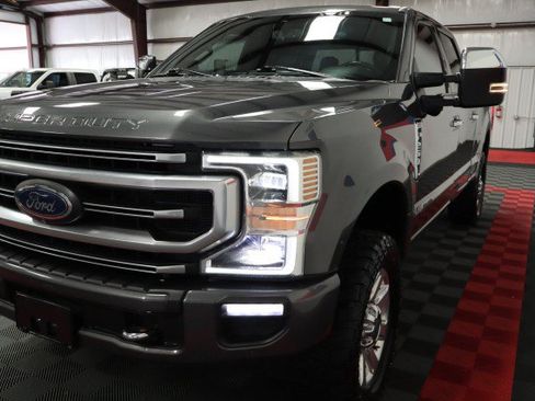 Used 2020 Ford F250 Platinum w/ FX4 Off-Road Package AWD/4WD image 25
