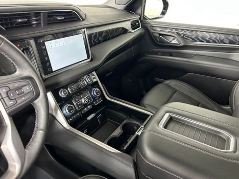 Used 2023 GMC Yukon Denali w/ LPO, Floor Liner Package image 30