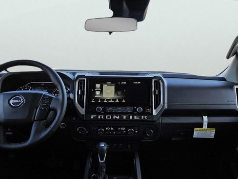 New 2025 Nissan Frontier SV w/ SV Convenience Package image 11