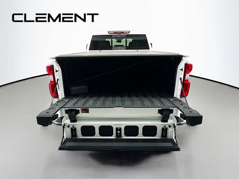 Used 2024 Chevrolet Silverado 2500 High Country w/ High Country Premium Package AWD/4WD image 11