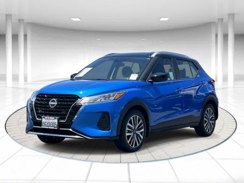 Certified 2023 Nissan Kicks SV FWD image 1