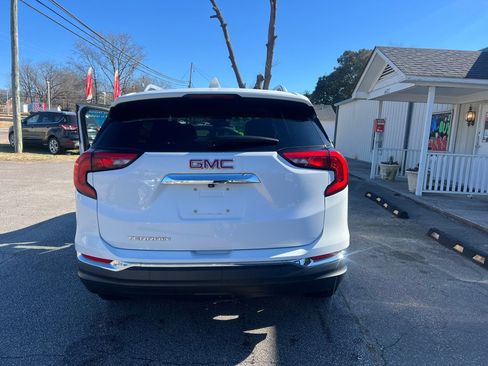 Used 2020 GMC Terrain SLT image 3