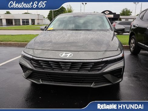 Certified 2026 Hyundai Elantra Limited FWD image 7