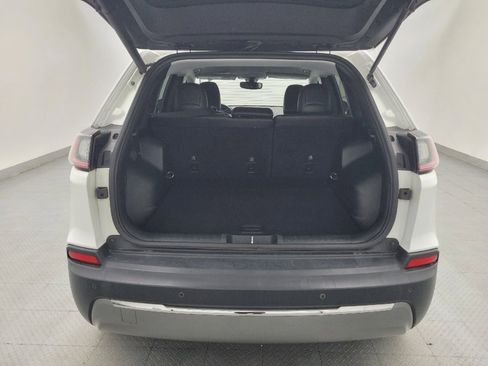 Used 2019 Jeep Cherokee Limited FWD image 29