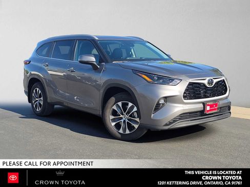 Certified 2026 Toyota Highlander XLE AWD/4WD image 1