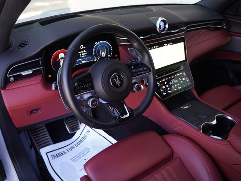 Used 2023 Maserati Grecale Modena AWD/4WD image 3