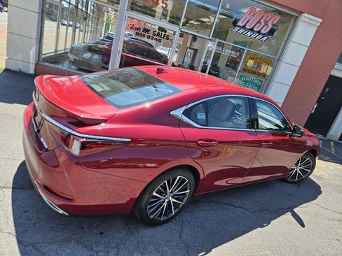 Used 2024 Lexus ES 350 w/ Premium Package FWD image 19