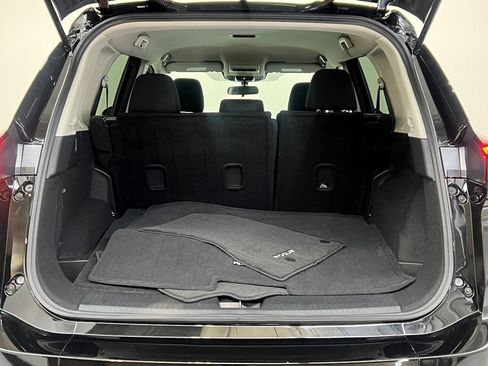 Used 2025 Nissan Rogue S image 10